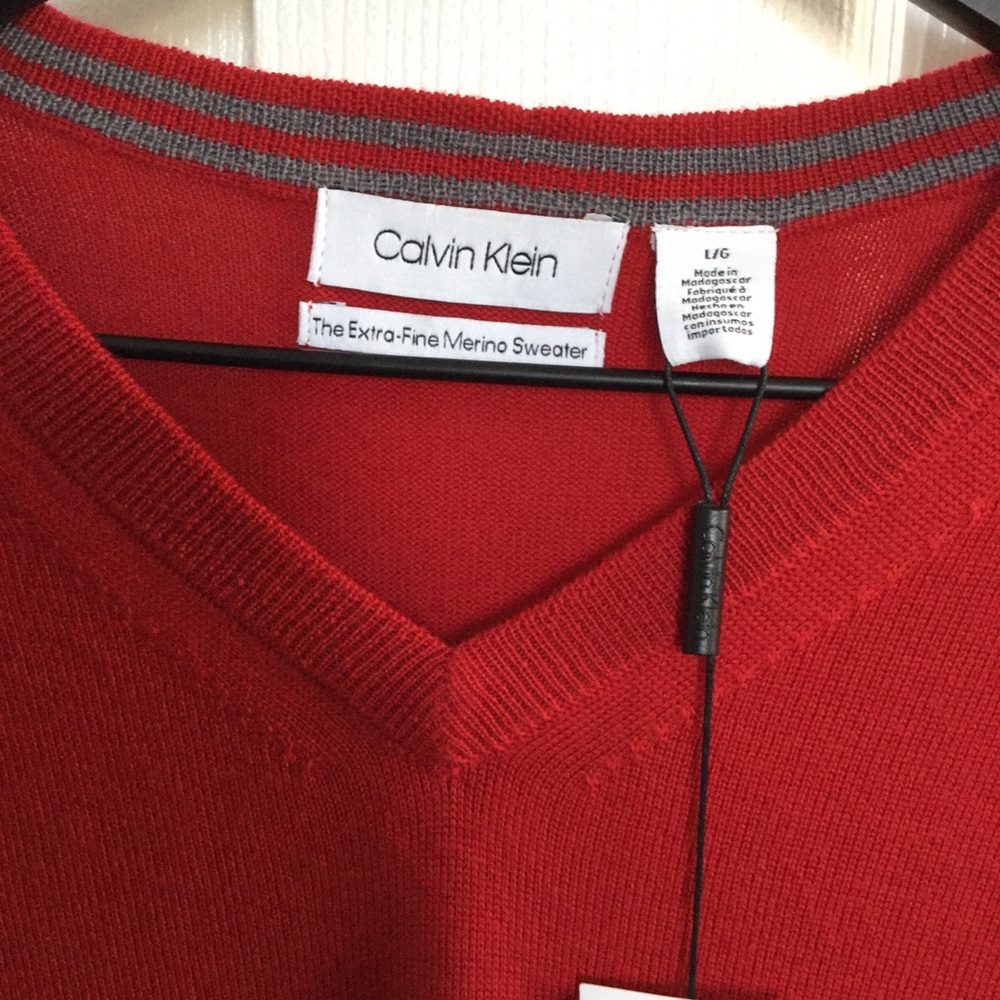 Calvin Klein Extra Fine Marino Wool V Neck Sweater - Picture 5 of 5